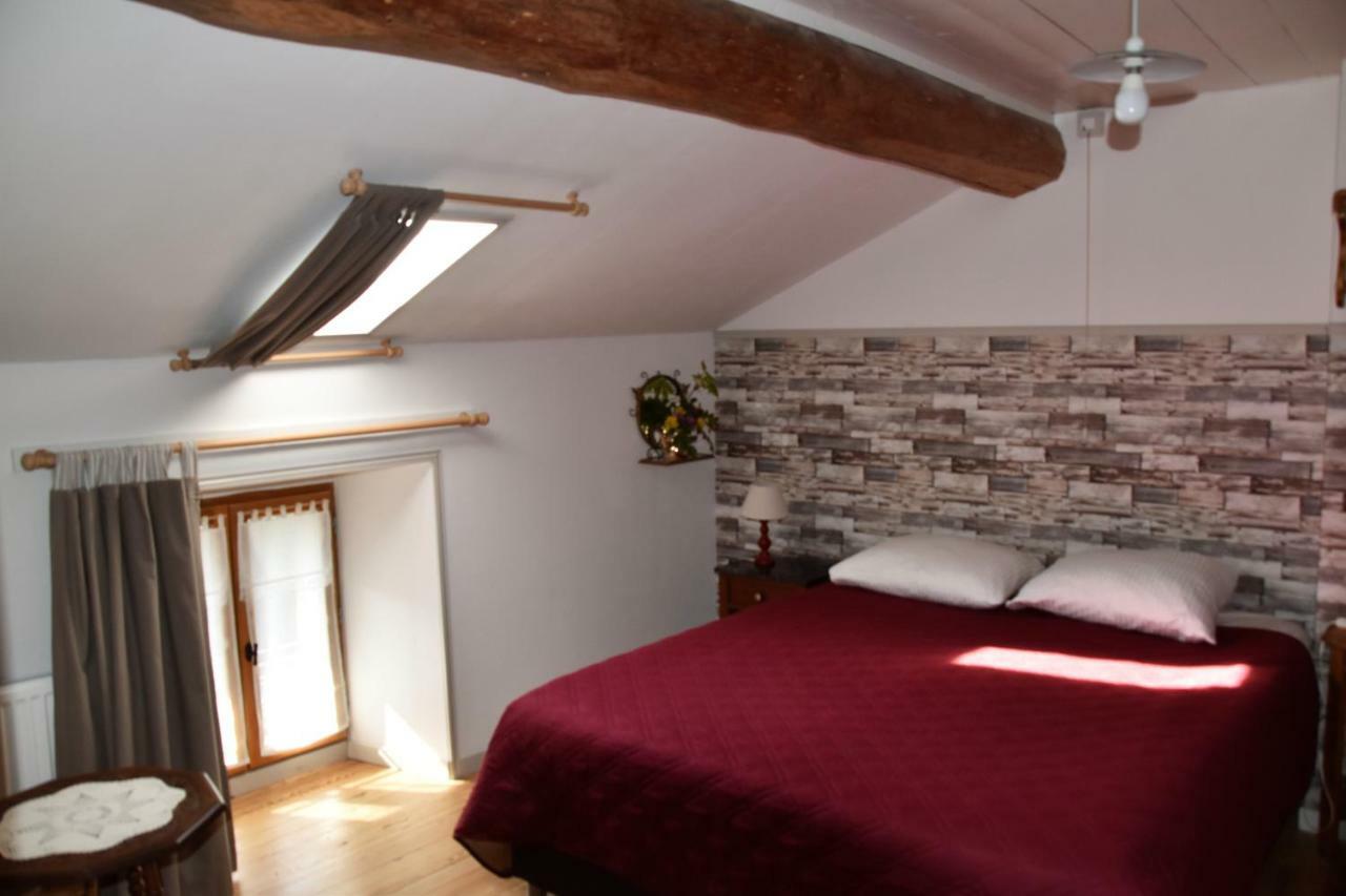 Bed and Breakfast L'Embellie Bertignat Exterior foto